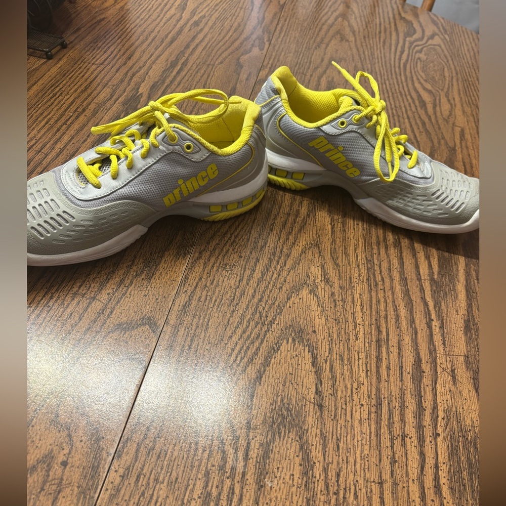 Women’s Prince tennis shoes 9.5 - Picture 2 of 7